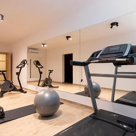 Вілла Luxury Olivetum With Heated Pool, Sea View & Sauna - Okrug Gornji