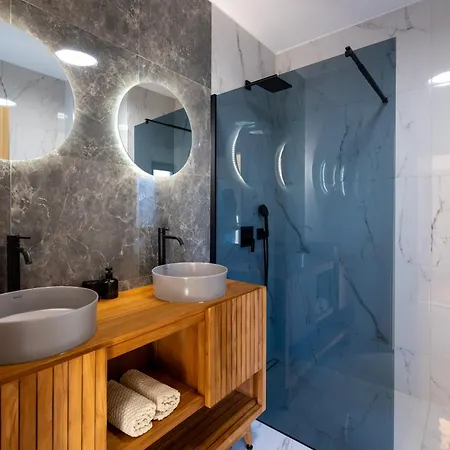 Luxury Olivetum With Heated Pool, Sea View & Sauna - Okrug Gornji Villa