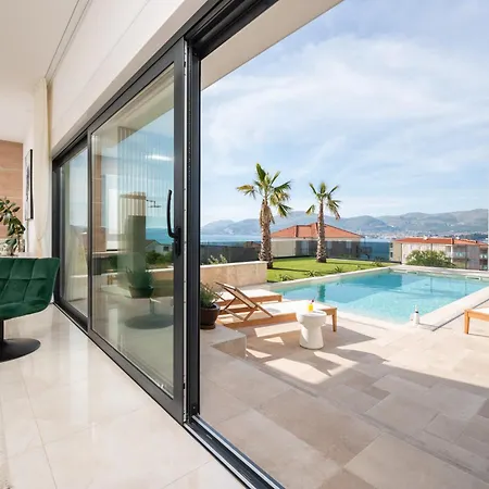 Luxury Olivetum With Heated Pool, Sea View & Sauna - Okrug Gornji * Трогір