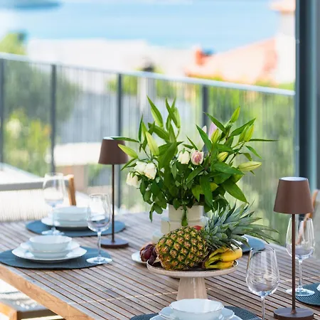 Вілла Luxury Olivetum With Heated Pool, Sea View & Sauna - Okrug Gornji *