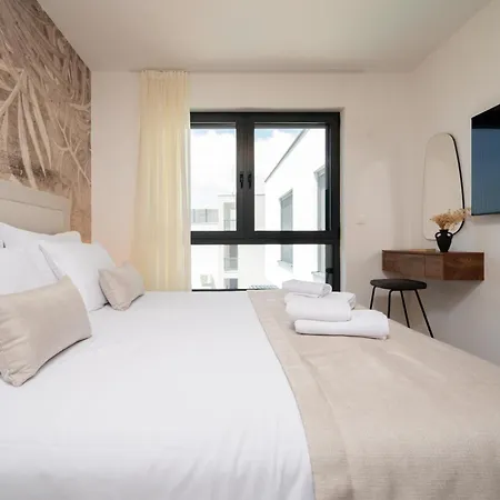 Вілла Luxury Olivetum With Heated Pool, Sea View & Sauna - Okrug Gornji