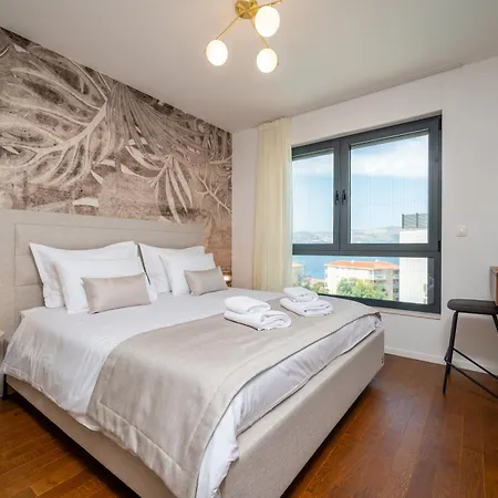 Luxury Olivetum With Heated Pool, Sea View & Sauna - Okrug Gornji