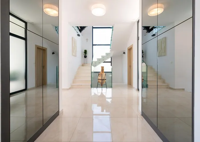 Villa Luxury Olivetum With Heated Pool, Sea View & Sauna - Okrug Gornji *