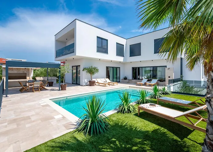 Villa Luxury Olivetum With Heated Pool, Sea View & Sauna - Okrug Gornji Trogir