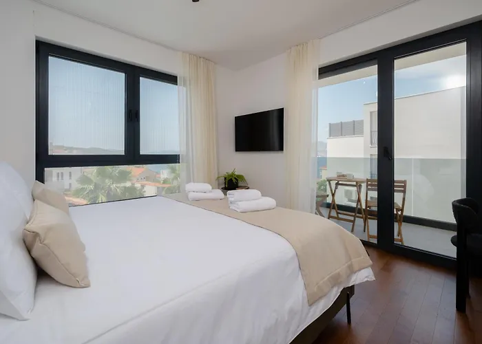 Villa Luxury Olivetum With Heated Pool, Sea View & Sauna - Okrug Gornji