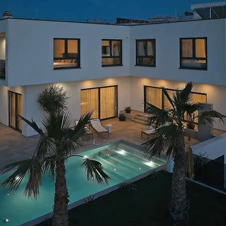 Luxury Olivetum With Heated Pool, Sea View & Sauna - Okrug Gornji ヴィラ *