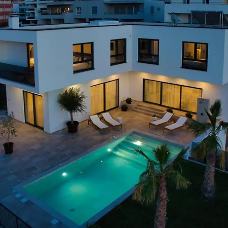 Luxury Olivetum With Heated Pool, Sea View & Sauna - Okrug Gornji * トロギール