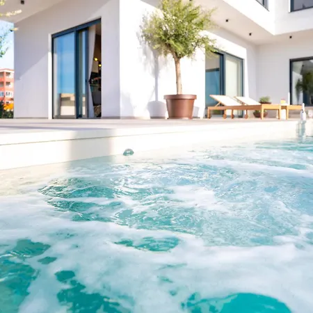 Luxury Olivetum With Heated Pool, Sea View & Sauna - Okrug Gornji *