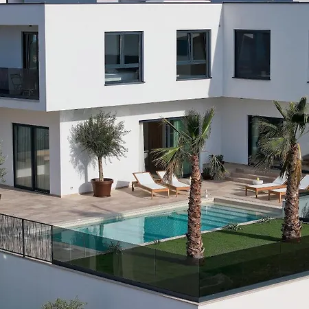 Luxury Olivetum With Heated Pool, Sea View & Sauna - Okrug Gornji