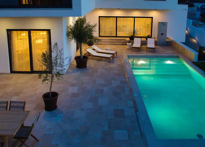 Luxury Olivetum With Heated Pool, Sea View & Sauna - Okrug Gornji Villa Trogir