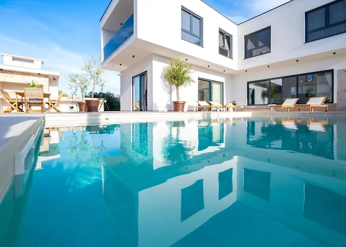 Luxury Olivetum With Heated Pool, Sea View & Sauna - Okrug Gornji Villa Trogir