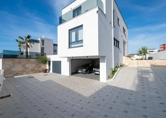 Luxury Olivetum With Heated Pool, Sea View & Sauna - Okrug Gornji Villa Trogir