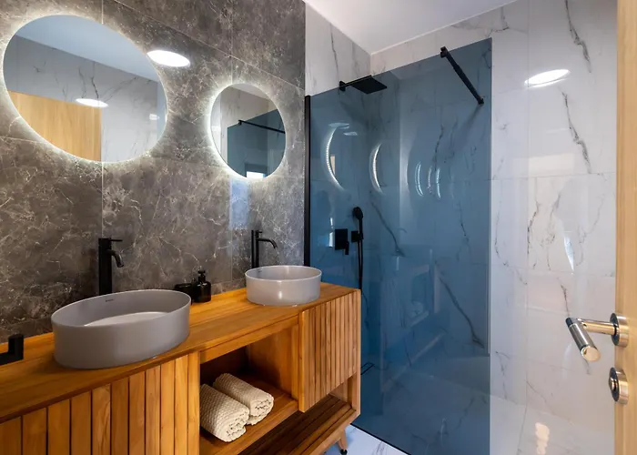 Luxury Olivetum With Heated Pool, Sea View & Sauna - Okrug Gornji Villa