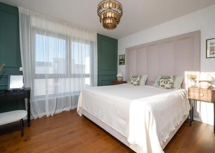 Luxury Olivetum With Heated Pool, Sea View & Sauna - Okrug Gornji