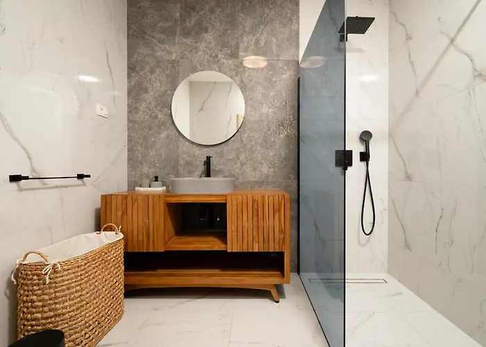 Luxury Olivetum With Heated Pool, Sea View & Sauna - Okrug Gornji Villa