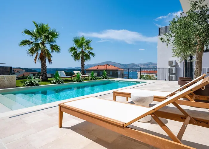 Luxury Olivetum With Heated Pool, Sea View & Sauna - Okrug Gornji Trogir