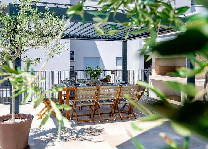 Luxury Olivetum With Heated Pool, Sea View & Sauna - Okrug Gornji *