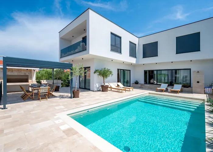 Villa Luxury Olivetum With Heated Pool, Sea View & Sauna - Okrug Gornji Trogir