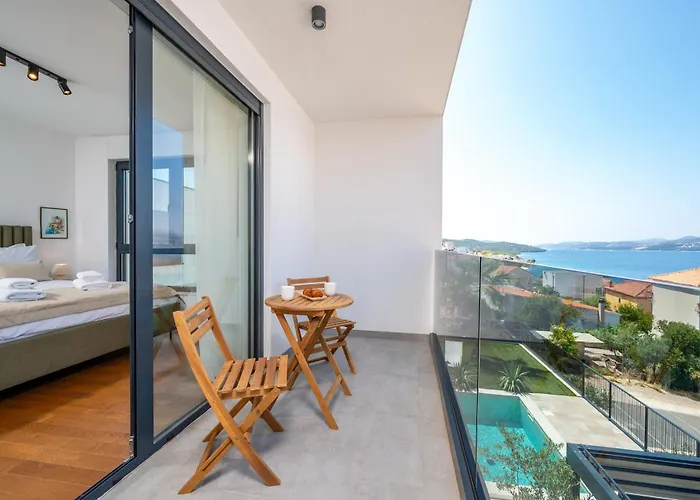 Luxury Olivetum With Heated Pool, Sea View & Sauna - Okrug Gornji Villa