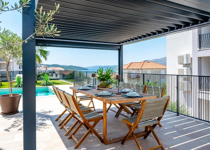 Villa Luxury Olivetum With Heated Pool, Sea View & Sauna - Okrug Gornji *