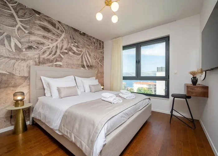 Luxury Olivetum With Heated Pool, Sea View & Sauna - Okrug Gornji