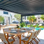 Luxury Olivetum With Heated Pool, Sea View & Sauna - Okrug Gornji Villa