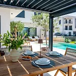 Luxury Olivetum With Heated Pool, Sea View & Sauna - Okrug Gornji Villa