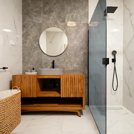Luxury Olivetum With Heated Pool, Sea View & Sauna - Okrug Gornji Vila