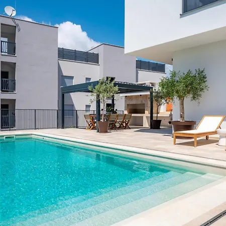 Vila Luxury Olivetum With Heated Pool, Sea View & Sauna - Okrug Gornji *