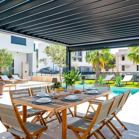 Luxury Olivetum With Heated Pool, Sea View & Sauna - Okrug Gornji Vila