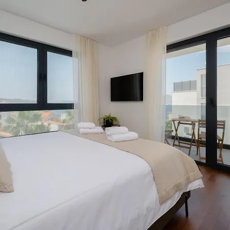 Vila Luxury Olivetum With Heated Pool, Sea View & Sauna - Okrug Gornji
