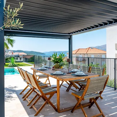 Vila Luxury Olivetum With Heated Pool, Sea View & Sauna - Okrug Gornji *